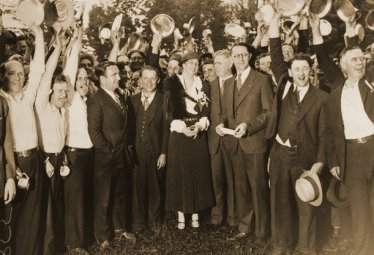 Eleanor Roosvelt with Bonus Army